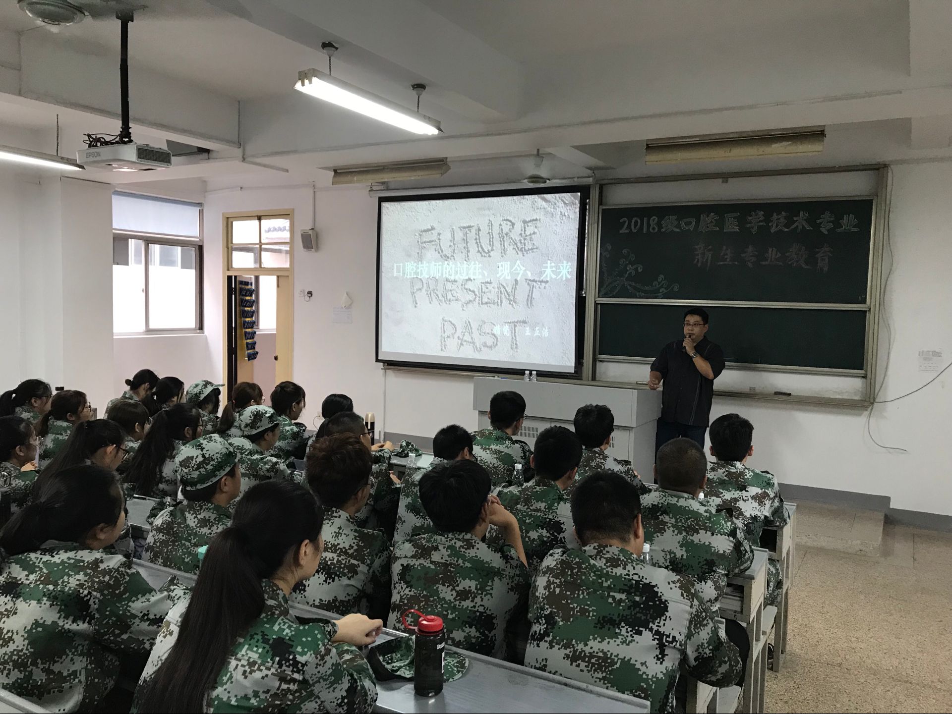 EFEB6D303E5A859E75E3D45B00576565.png