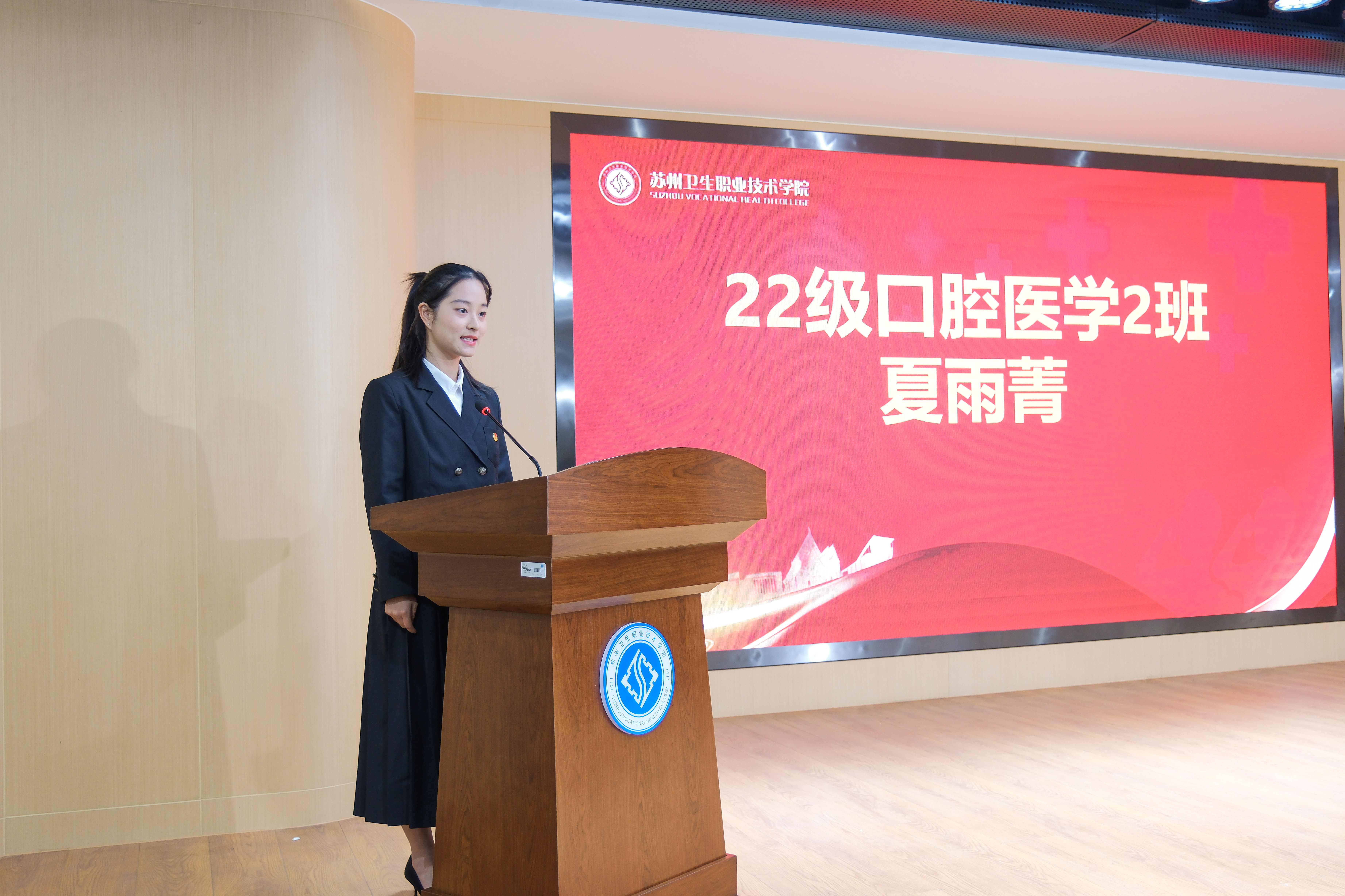 優(yōu)秀學(xué)生代表發(fā)言的.jpg